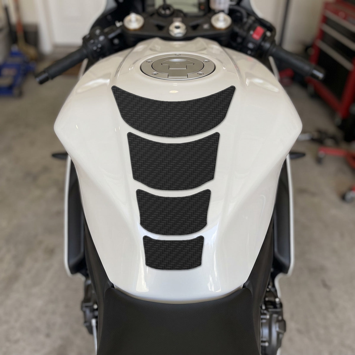 Tankpad Motorrad Tankschutz Segmente 140x220 mm Carbon Optik + Rakel Set