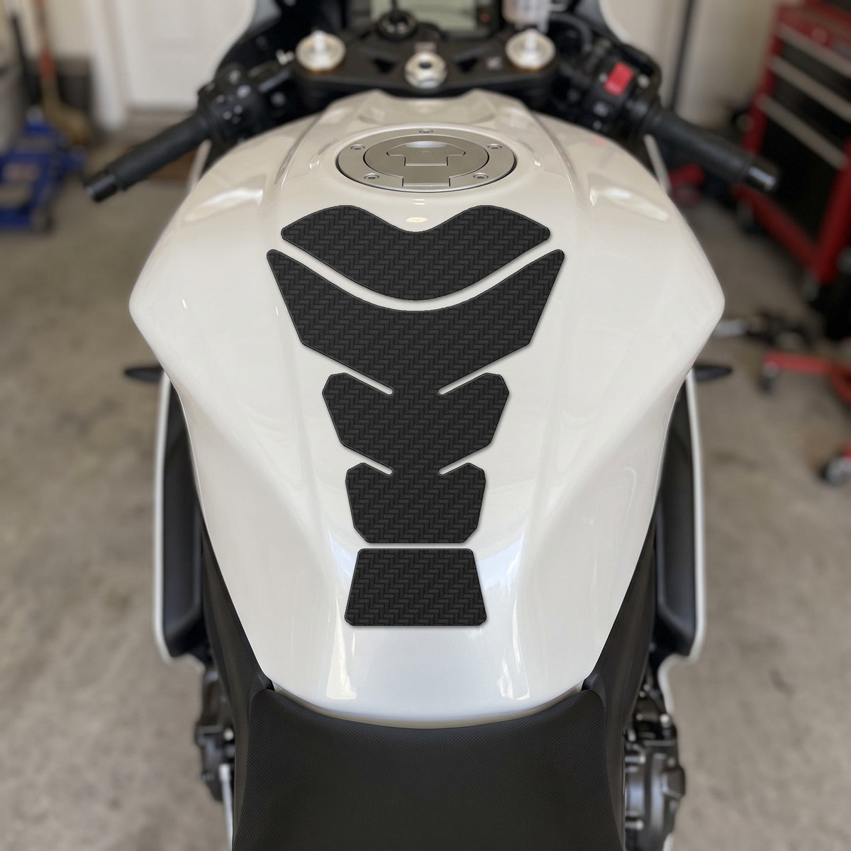 Tankpad Motorrad Tankschutz Fischgräte kurz 140x210 mm Carbon Optik + Rakel Set